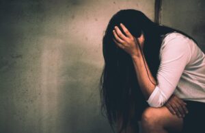 „M-am căsătorit cu violatorul meu”. A rămas însărcinată la 20 de ani, după ce a fost violată de colegul de muncă