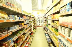 Noi scumpiri la carne şi lactate, până la sfârşitul anului. Bogdan Chiriţoiu: „Specula nu e ilegală în România”