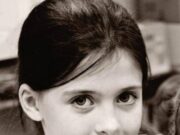 Un medic legist a izbucnit în lacrimi când a văzut ce găseşte în corpul unei fetiţe de 8 ani!