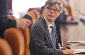 Ministrul Virgil Popescu, chemat la raport în scandalul preţurilor uriaşe