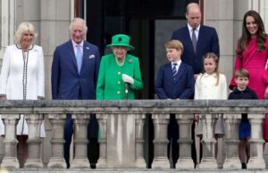 Regina Elisabeta a apărut la balconul Palatului Buckingham, în ultima zi a Jubileului