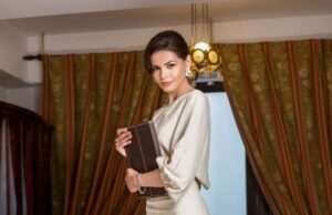 De necrezut ce s-a descoperit intr-un depozit din spitalul in care a nascut Monica Gabor. Era o fata simpla de la tara pe atunci, acum e mare doamna De rasul lumii! Pe holurile spitalului lumea vorbeste si rade – >>