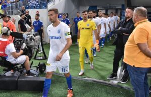 Finalul primei reprize a meciului FC U 1948 – Universitatea Craiova s-a încins ca urmare a celor două penalty-ului acordate de Istvan Kovacs pentru oaspeți. –