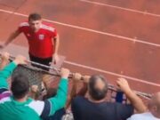 Gest golănesc al unui oficial de la CSA Steaua: a scuipat un copil din tribune! Imagini deplorabile de pe stadion