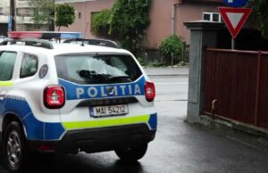 Femeie înjunghiată mortal în locuinţa sa din oraşul Pantelimon. Fiul ei de 14 ani a sunat la 112, soțul a fost reținut