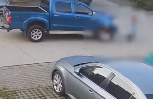 Copil pe bicicletă, lovit cu maşina de fiul unui politician, în Timiş