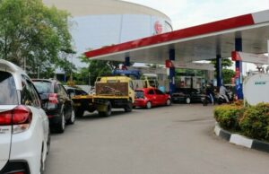 Haos la o benzinărie după ce șoferii au descoperit că pompa s-a stricat și pot alimenta gratis