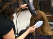 Cât de des trebuie să te piepteni, în funcție de tipul părului. Recomandarea specialiștilor