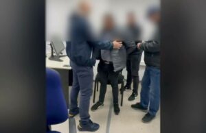 Fraudă de proporții la proba teoretică a examenului auto. Zeci de candidați analfabeți au copiat cu ajutorul camerei ascunse