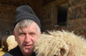 Cristian Pomohaci, în mijlocul unui nou scandal. Este acuzat că ține slujbe în garajul casei sale: „Tot ceea ce se săvârșește acolo…”