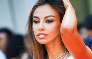 Mădălina Ghenea, apostrofată de fani după ce s-a filmat dansând în fața camerei, îmbrăcată în lenjerie: ”De ce faci astfel de clipuri?”