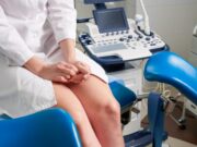 Bancu | O femeie, la ginecolog. Doctorul îi spune: „Mai sus!”