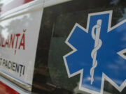 Un copil de un an a murit după ce s-a strangulat cu un cablu de încărcare pentru telefonul mobil, în Vrancea