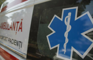 Un copil de un an a murit după ce s-a strangulat cu un cablu de încărcare pentru telefonul mobil, în Vrancea