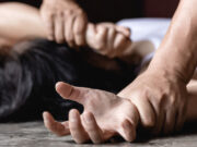 O fată din Vaslui a scăpat de un viol pentru că agresorul s-a dovedit incapabil să-și ducă fapta la bun sfârșit. S-a rușinat și s-a ascuns în porumb –