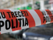 Doi soți, găsiţi într-o baltă de sânge, în casă. Femeia era decedată, soțul a fost operat, dar este în stare critică –