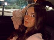 O adolescentă de 17 ani, trimisă de urgență acasă de profesoară ca să se schimbe! Cum se îmbrăcase tânăra la liceu