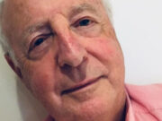 Ce pedeapsă riscă un bătrân după ce a atins sânul unei asistente, în spital. „Încercam să citesc ecusonul cu numele”