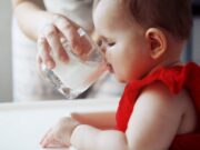 Cum a ajuns un băiețel să fie suspect de leucemie din cauza laptelui de vacă. Ce au descoperit specialiștii