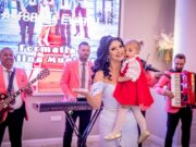 Catalina Munteanu va lansa marti un nou videoclip, pentru piesa „Esti minunea mea”. Vezi imagini de la filmari!