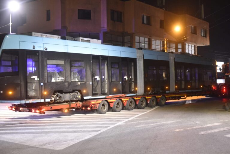 Primul tramvai nou a ajuns la Craiova