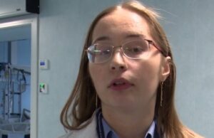 Povestea Andreei, tânăra de 19 ani care s-a trezit miraculos din comă la 23 de zile după un accident cumplit: „Mi-am dorit mult să trăiesc şi acum vreau să devin medic să întorc tot binele făcut”