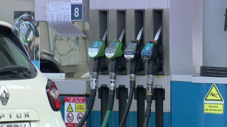 Benzina și motorina s-au scumpit de Anul Nou. Cât costă acum