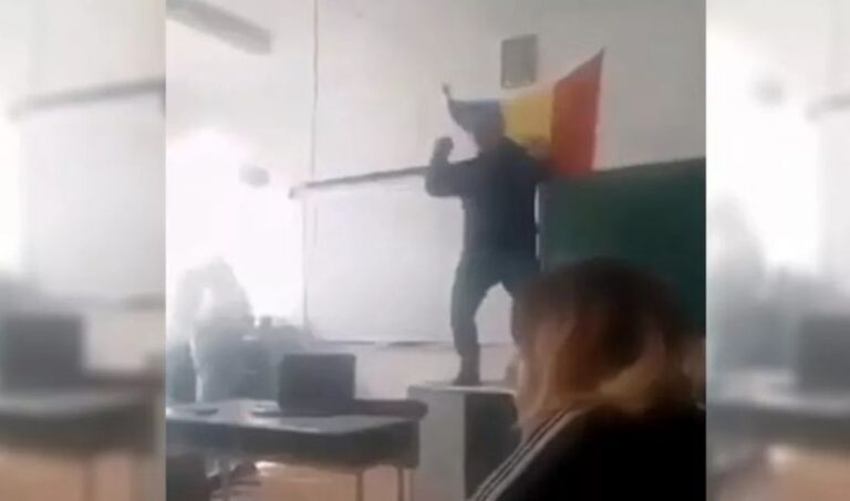 Scene uluitoare la o școală! Un profesor a dansat pe catedră, în fața elevilor!