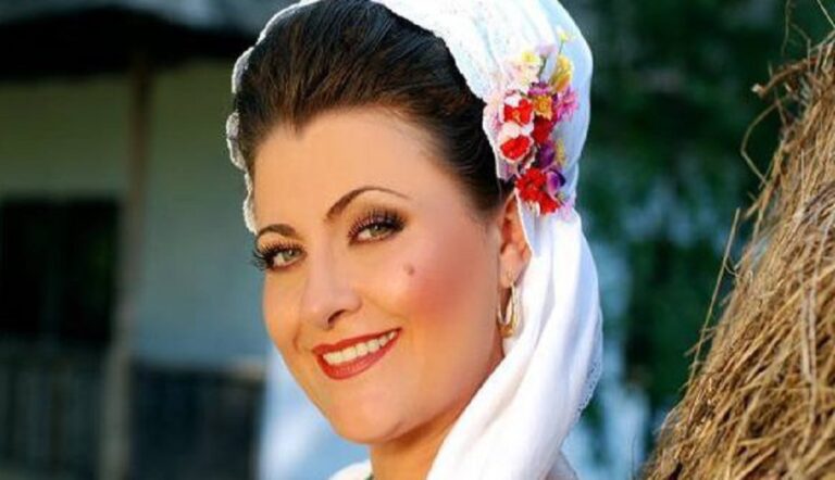 „Ai mei au fost primii oameni în sat care au ridicat casă cu etaj și a venit zvonul că demolează casa să ridice bloc.” Steliana Sima, despre momentele în care și-a dorit să locuiască la bloc