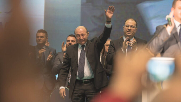 Traian Băsescu revine! E BOMBA anului