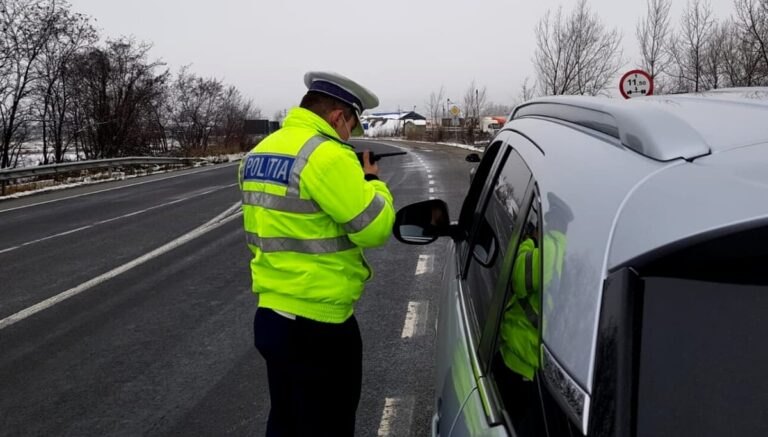 Şpagă sub formă de abonament. Poliţiştii primeau motorină la bidon şi chiar un ied pentru a nu amenda şoferii