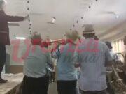 Primar-cheie din județul Vaslui, filmat în timp ce dansa pe masa de la Căminul cultural din localitate. Imagini halucinante VIDEO