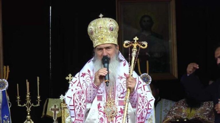 Ce a spus ÎPS Teodosie despre agheasmă. De ce persoanelor care fumează le este interzis să o consume: „E mai rău ca …”