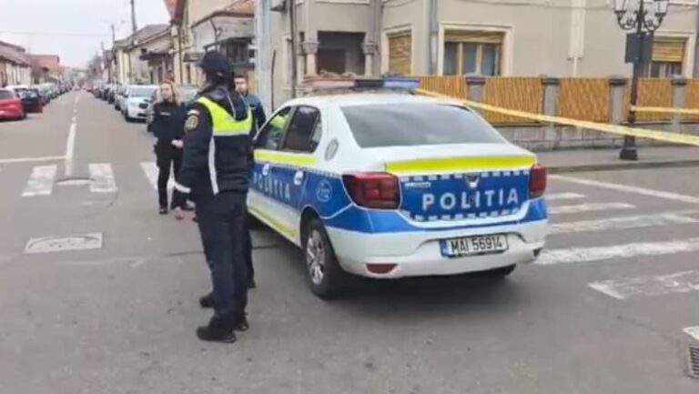 FATA  ÎNJUNGHIATĂ DE IUBIT ESTE ÎN STARE STABILĂ, AGRESORUL VA FI TRANSFERAT LA UN SPITAL DIN CRAIOVA