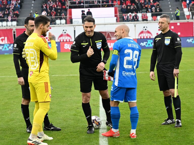 Cel mai bun arbitru din România a stârnit hohote de râs la Sepsi – Universitatea Craiova cu decizia luată! Pentru ce a putut Istvan Kovacs să dicteze penalty.