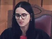 Judecătoarea acuzată că se droga cu infractorii a dat în judecată Tribunalul Suceava pentru drepturi salariale