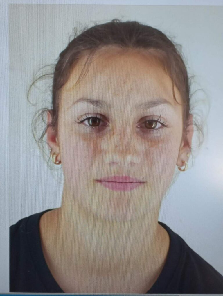 Ea e Larisa Roxana! Dacă ai văzut-o, sună la 112! A fost emis mesaj RO-Alert în două judeţe