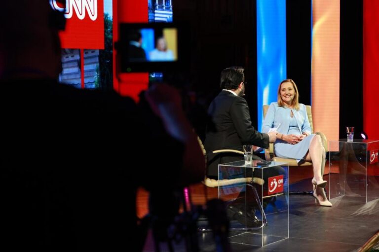 Elena Lasconi, după dezbaterea prezidențială la Antena 3 CNN: Abia aștept să-i văd și pe ceilalți și să mor de râs