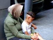 Am luat-o în casă pe o cerșetoare cu un bebeluș pentru că mi-a amintit de fiica mea decedată