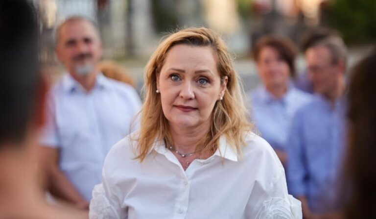 Elena Lasconi spune în ce condiții s-ar retrage din cursa prezidențială: „Nicolae Ciucă m-a invitat la cafea”