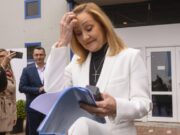 Lasconi își cere scuze după ce a fost acuzată că a făcut „declarații sexiste” și a „luat în râs” violența domestică