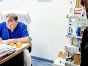 Nelu Tătaru, fostul ministru al Sănătății, acuzat de DNA de luare de mită / Liberalul ar fi luat mită de la pacienți în 57 de situații, inclusiv ouă și găini / Tătaru: „Nu am solicitat și nu am condiționat actul medical” / 27 de persoane cercetate pentru dare de mită