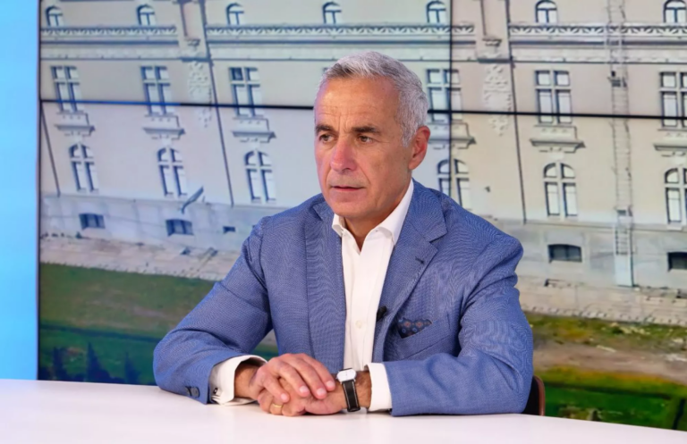 Călin Georgescu, victima manipulării mediatice: Cum televiziunile distorsionează mesajele pentru a-l elimina din cursa politică