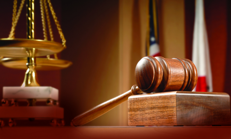 Fiul meu de 40 de ani a angajat un avocat să mă dea în judecată pentru a-mi lua casa