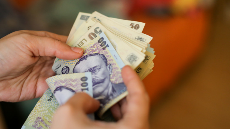 Revine „taxa pe stâlp”, invenția guvernului Ponta. Toate firmele vor plăti 1,5% din valoarea construcțiilor speciale