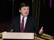 Crin Antonescu dezvăluie că primul lider de partid care l-a sunat pentru a discuta despre candidatură a fost Kelemen Hunor