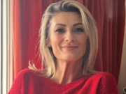 Soțul meu a trebuit să participe la o petrecere de Crăciun la serviciu, așa că, în glumă, i-am scris pe piept: „Acesta este soțul meu; dacă îl atingi, vei plăti pentru asta.”