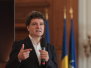 Nicușor Dan: „Reorganizarea administrativ-teritorială nu se face în sedii de partid şi în niciun caz pe genunchi”