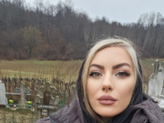 Artista din Târgu Jiu, moment emoționant la mormintele rudelor: „Toți murim, dar cum trăim până atunci contează cu adevărat”