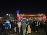 VIDEO AUR anunță că sâmbătă vor fi proteste în toată țară. Circa 300 de persoane au ieșit în Piața Victoriei, după ce ÎCCJ a respins solicitarea lui Georgescu: „Vrem reluarea alegerilor cu turul 2”